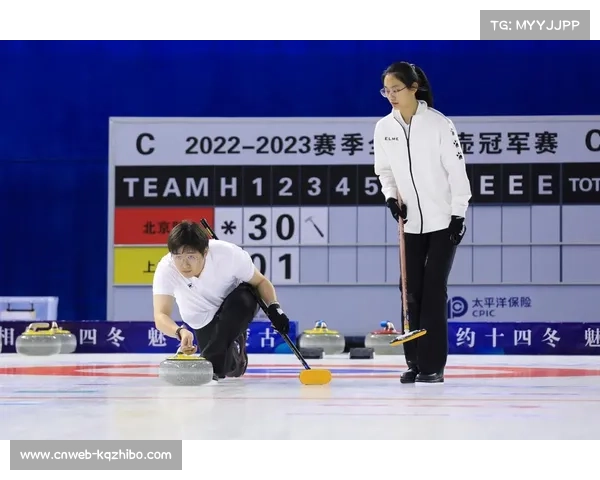 冰壶混双搭档赛后相拥，十五年组合生涯谢幕战感人